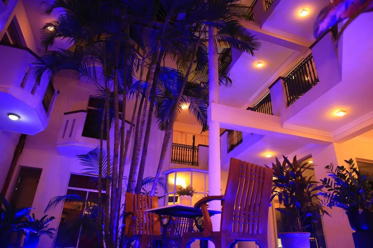 The Ocean Pearl Hotel Negombo 3*,