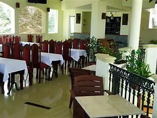 The Ocean Pearl Hotel Negombo