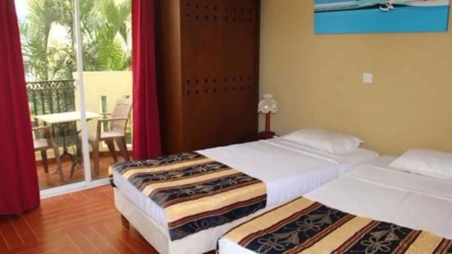 The Ocean Pearl Hotel Negombo