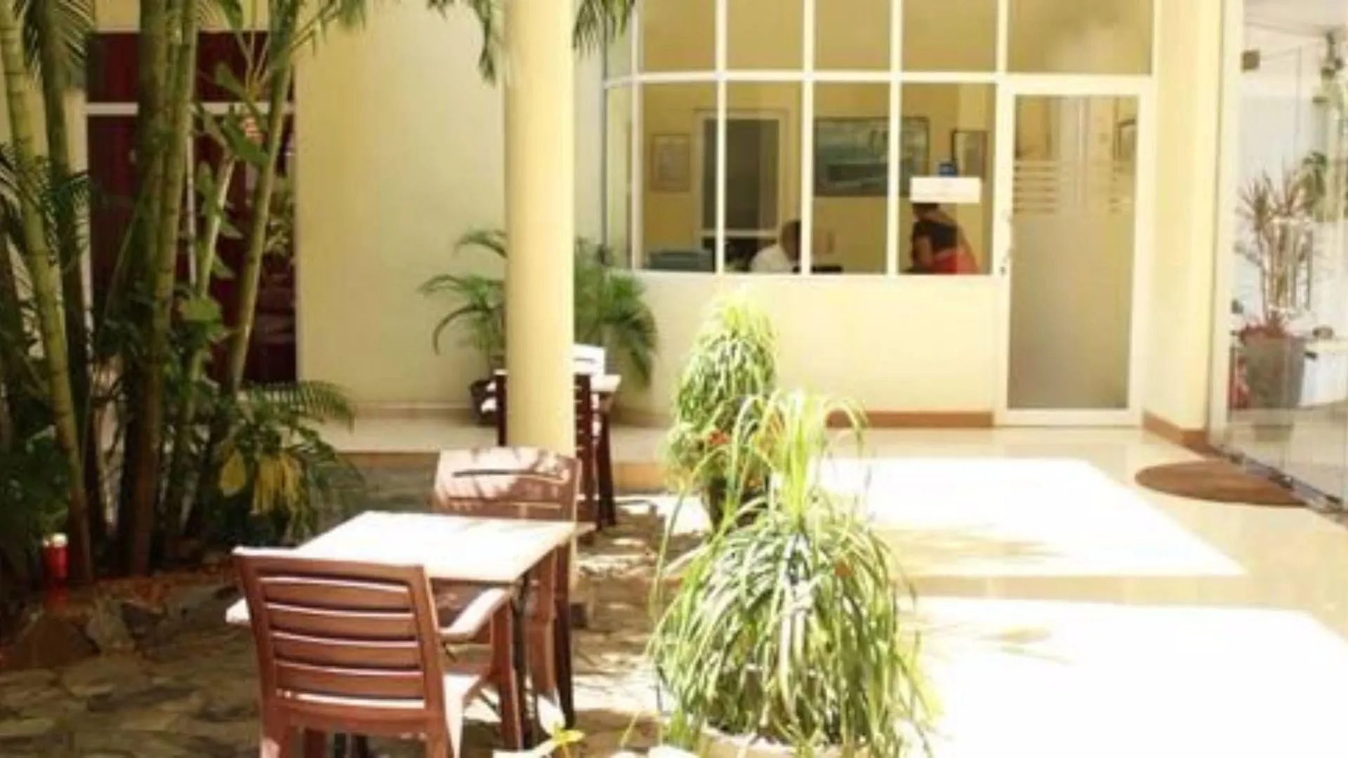 The Ocean Pearl Hotel Negombo