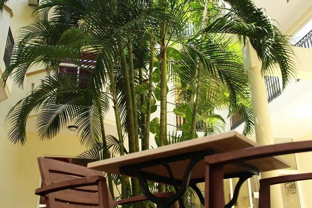 ***  The Ocean Pearl Hotel Negombo Sri Lanca