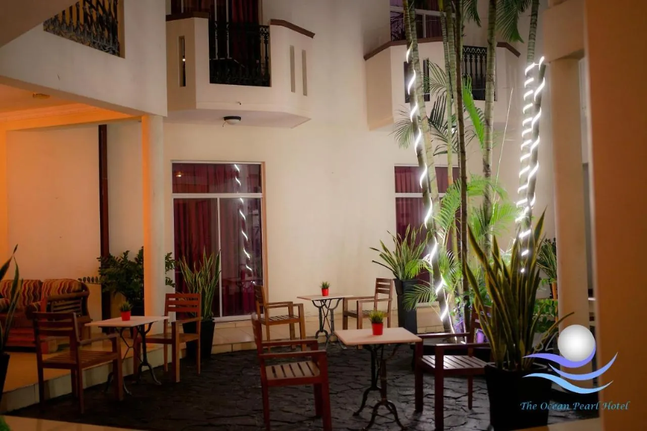 The Ocean Pearl Hotel Negombo