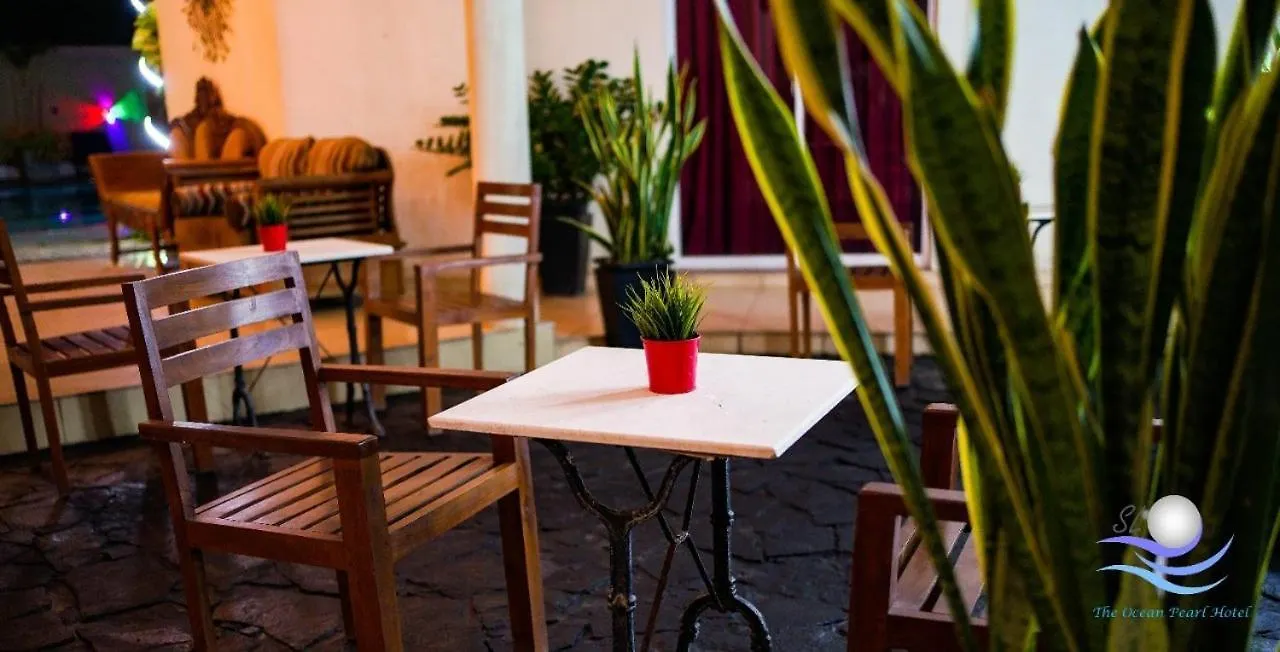 The Ocean Pearl Hotel Negombo