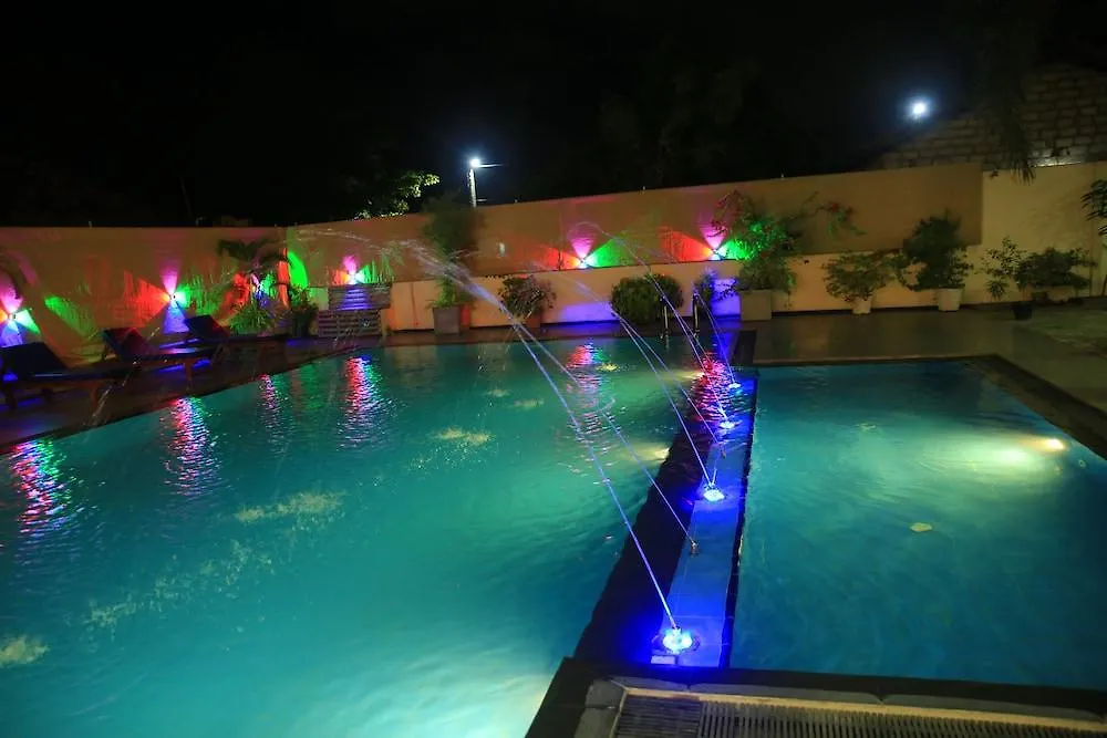 The Ocean Pearl Hotel Negombo