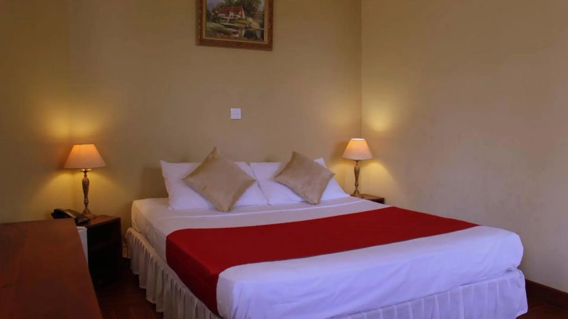 The Ocean Pearl Hotel Negombo