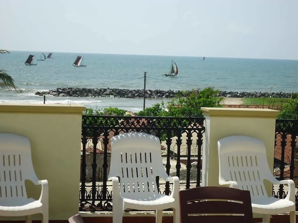 The Ocean Pearl Hotel Negombo 3*,