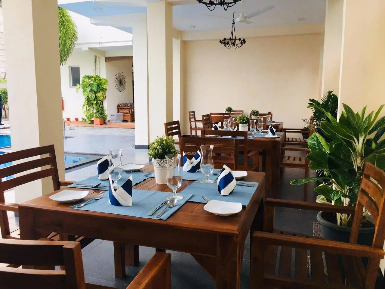 The Ocean Pearl Hotel Negombo